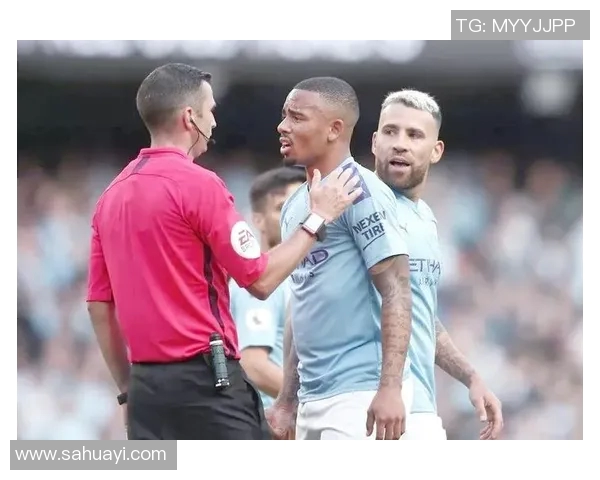 足球比赛中VAR的应用与争议案例 足球比赛中VAR的应用与争议案例